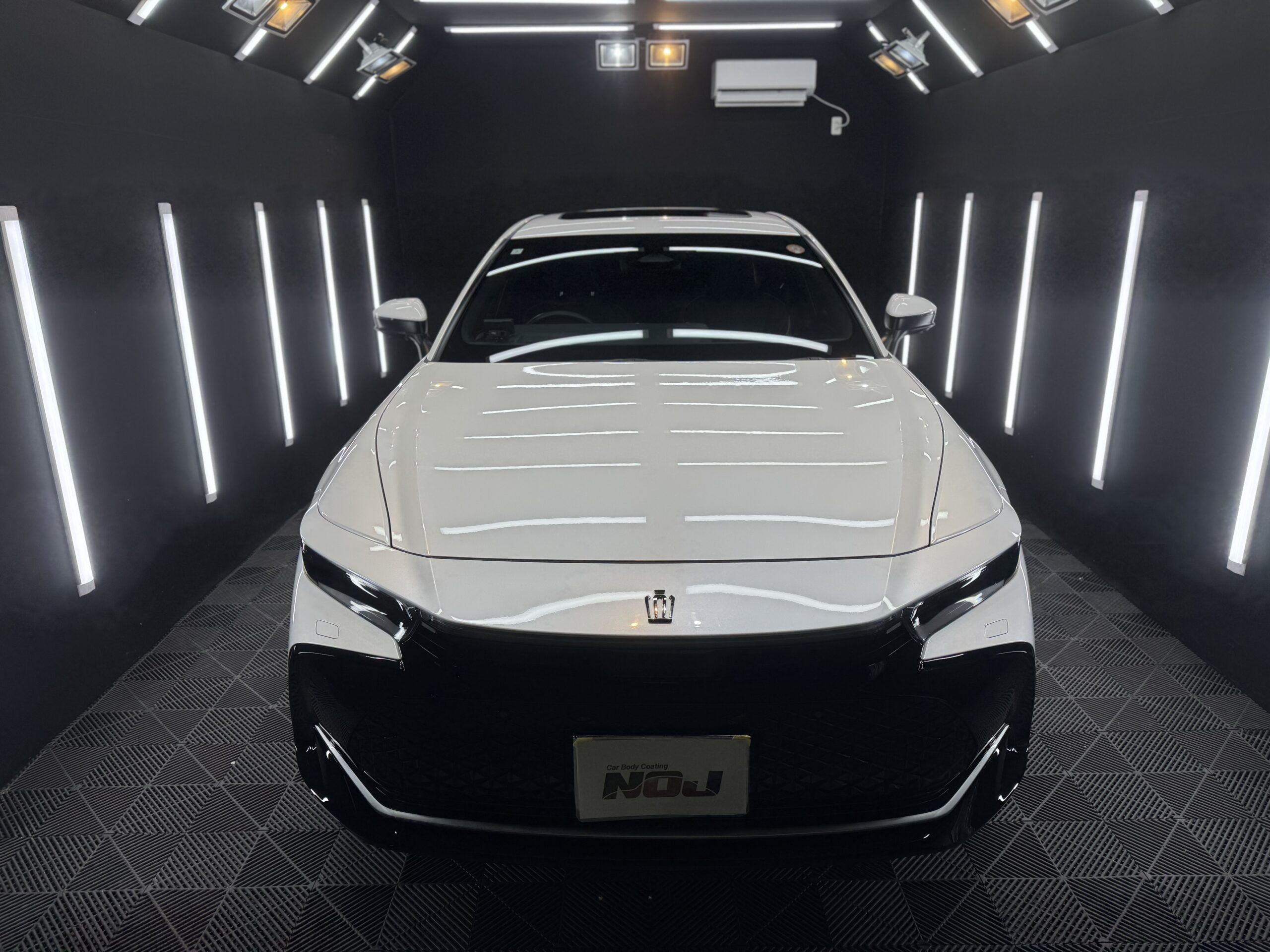 トヨタ　クラウンクロスオーバー　セラミックコーティング3層　施工