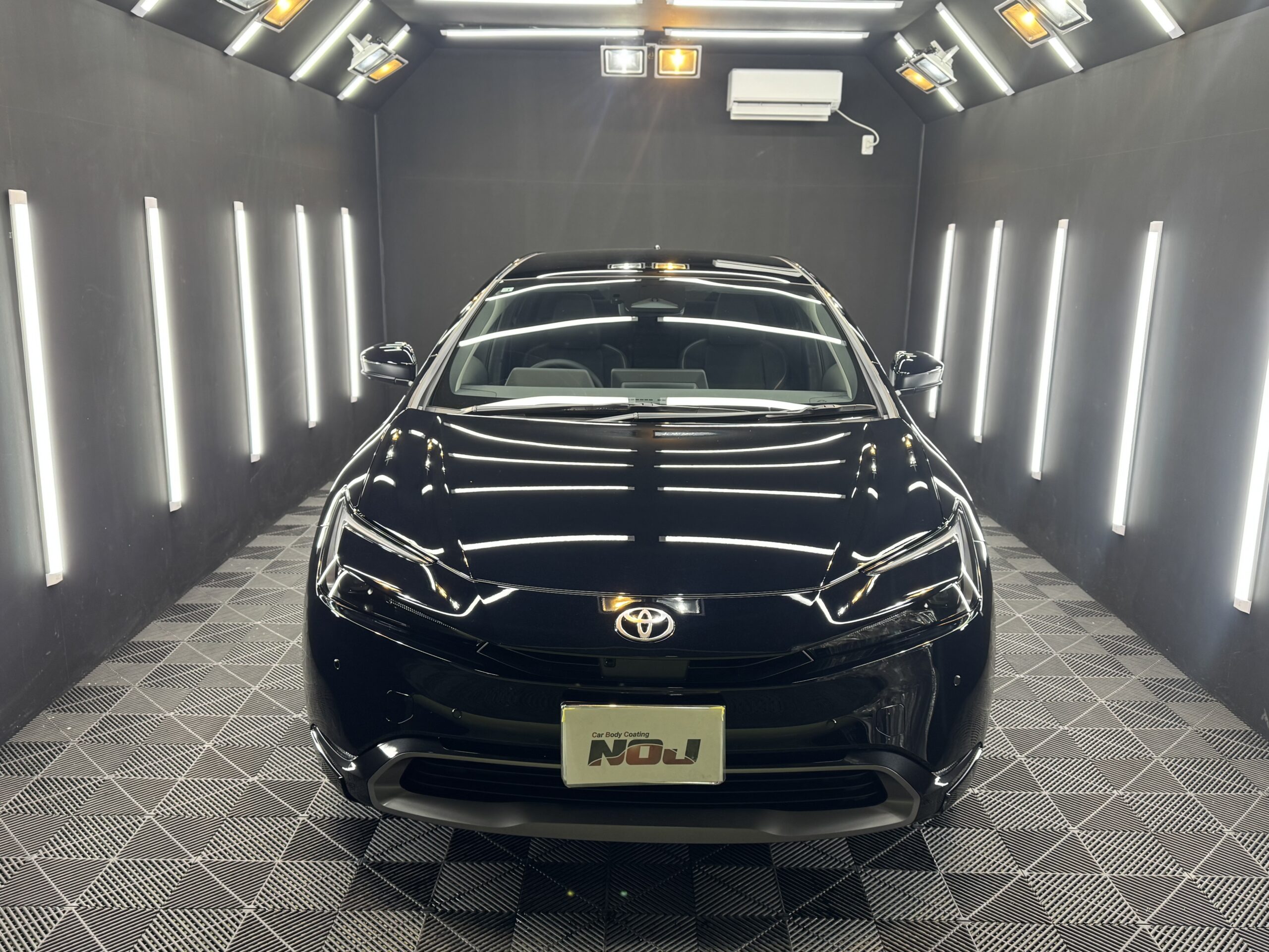 トヨタ プリウス入庫